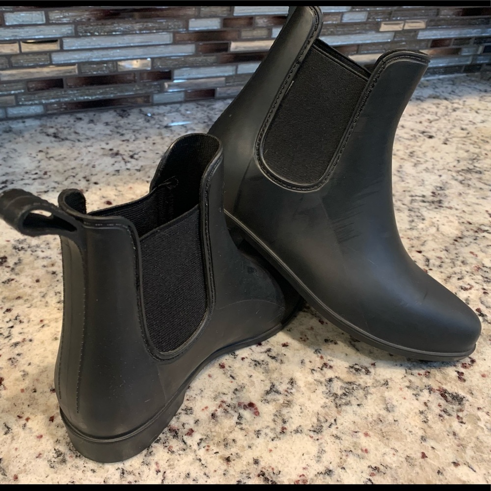 Women’s Chelsea Rain Boots. A New Day!